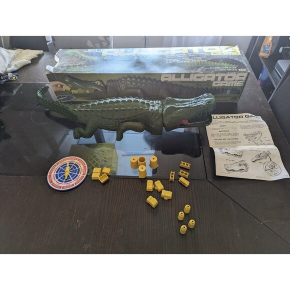 Rare ALLIGATOR GAME Vintage IDEAL 1980 With Box Horror Movie Complete! - Picture 1 of 5